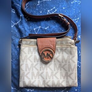 Michael Kors Fulton Vanilla Signature Bag